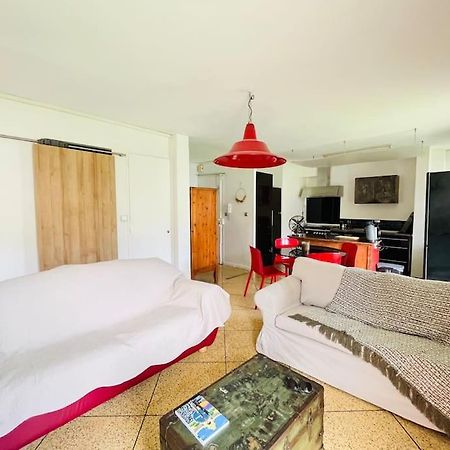 Superbe T3 Au Pieds De Notre Dame De La Garde Apartment Marseille Exterior photo